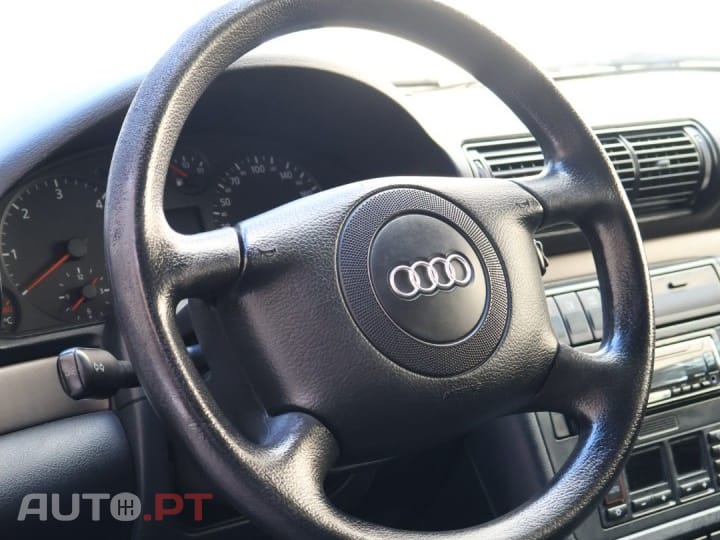 Audi A4 Avant 1.9 TDI Attraction