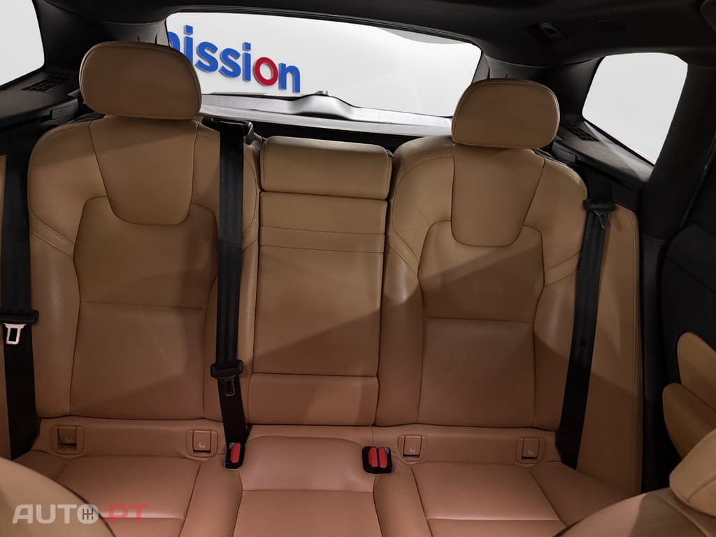 Volvo XC60 2.0 T8 PHEV Momentum AWD