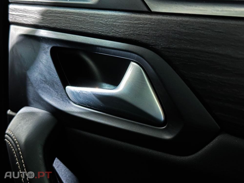Peugeot 508 SW e-EAT8 225