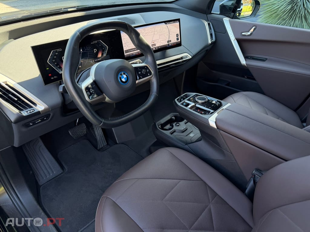 BMW iX xDrive 40 Pack Desportivo