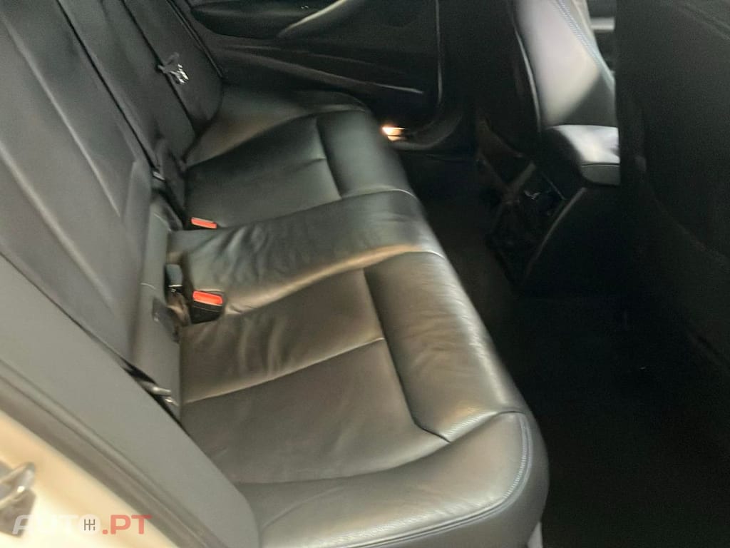 BMW 318 318 d Touring Pack M