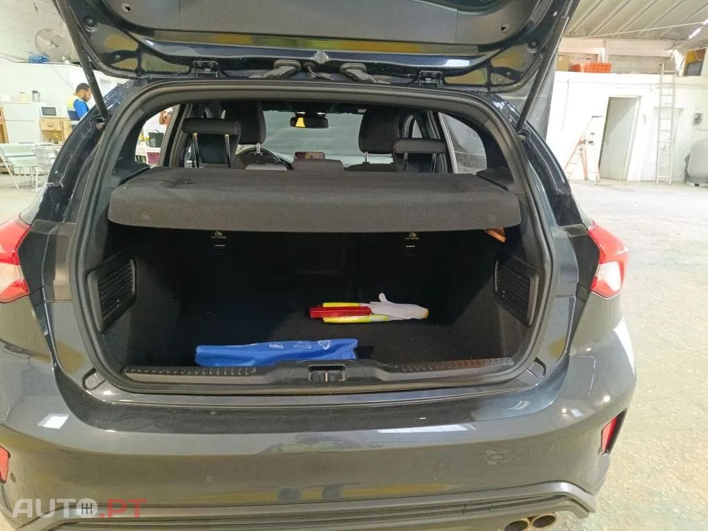 Ford Focus 1.0 EcoBoost MHEV ST-Line X