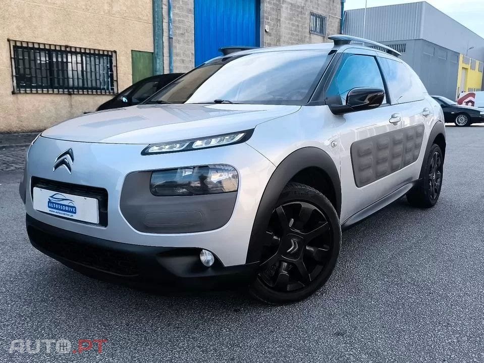 Citroën C4 Cactus 1.6 BlueHDi Shine ETG6 — fotografia 9