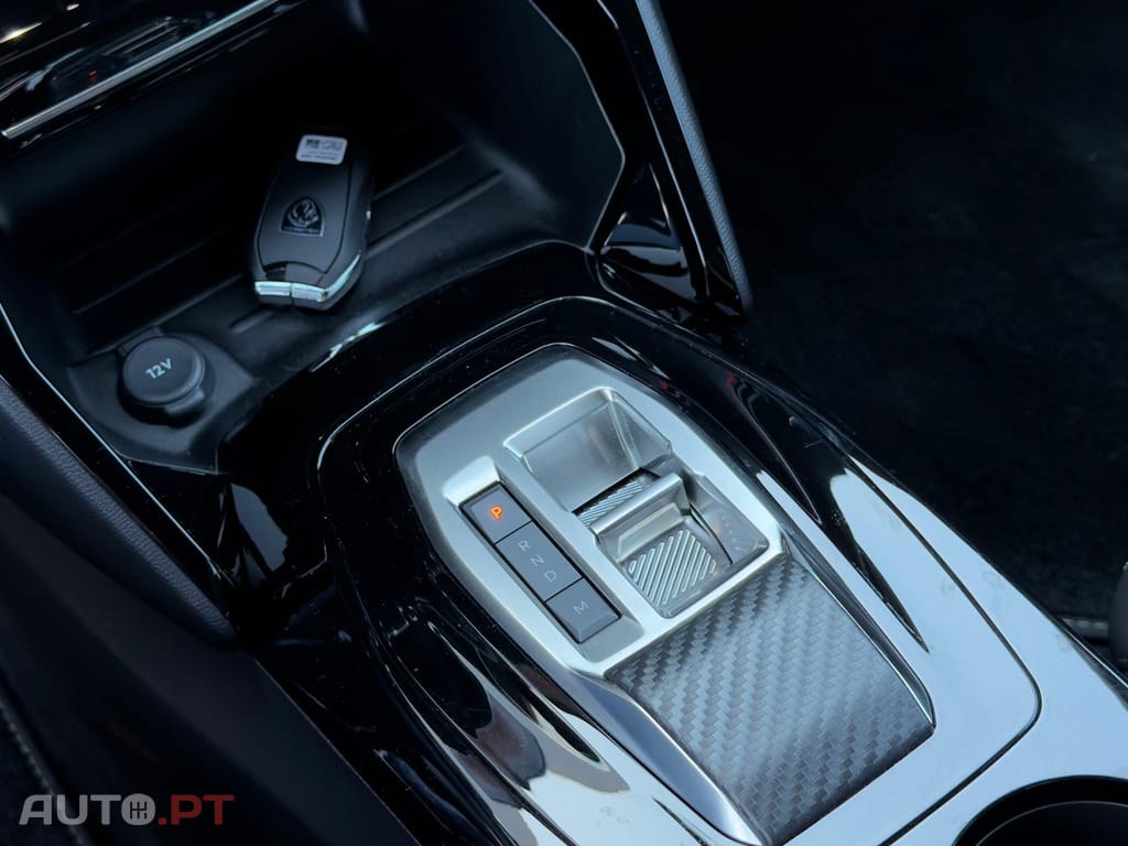 Peugeot 2008 1.2 PureTech GT EAT8