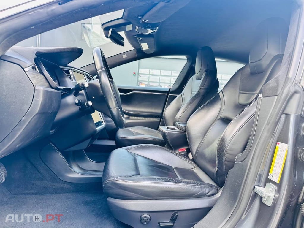 Tesla Model S 85D