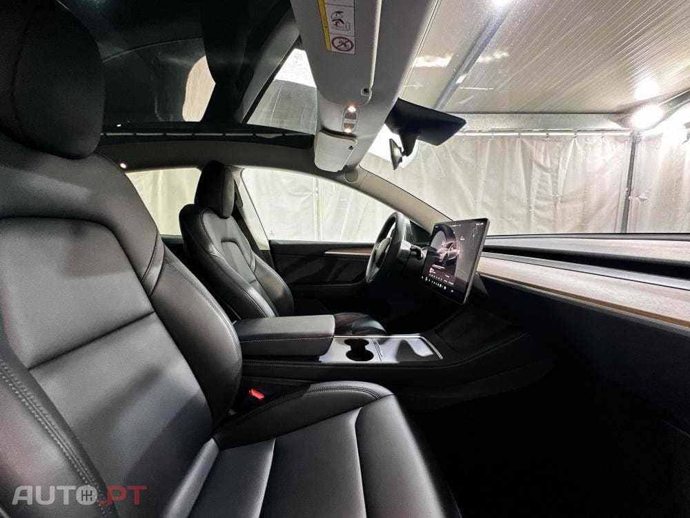 Tesla Model Y Long Range Dual Motor AWD