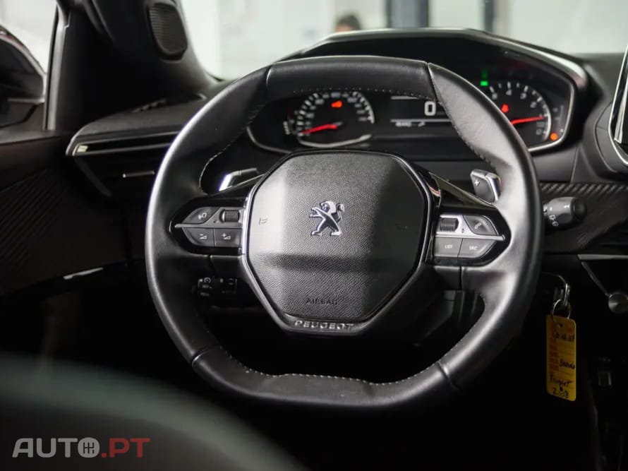 Peugeot 2008 PureTech 130 EAT8 Allure