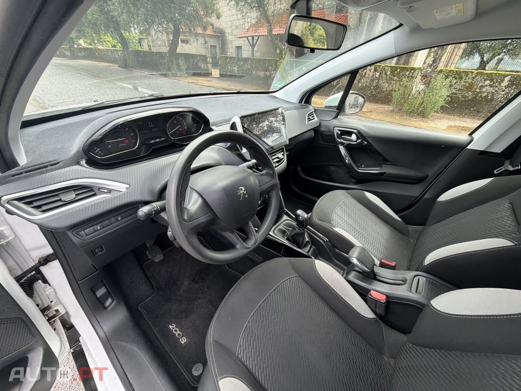Peugeot 2008 PureTech 100 Active