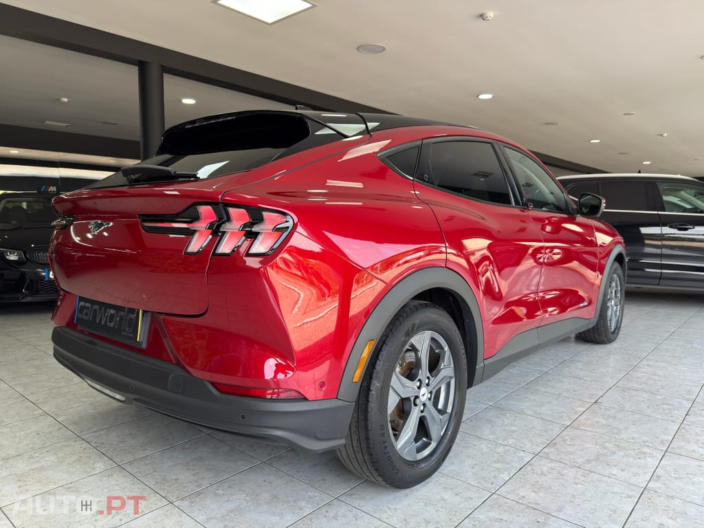 Ford Mustang RWD