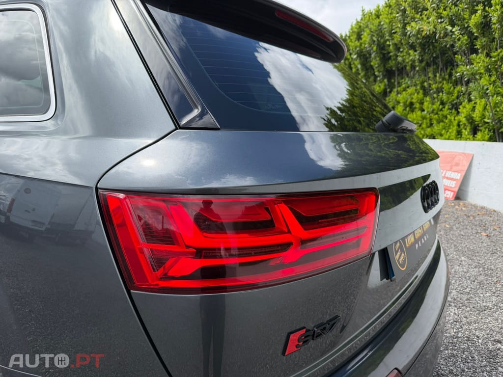 Audi Q7 3.0 TDI quattro tiptronic 7L
