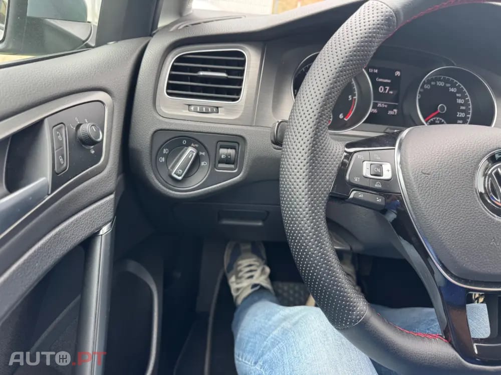 Volkswagen Golf Variant 1.6 TDi Highline DSG