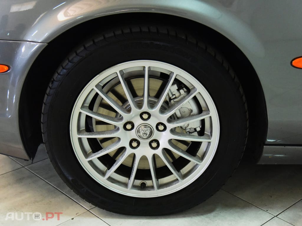 Jaguar S-Type 2.7 D V6 Executive Auto.