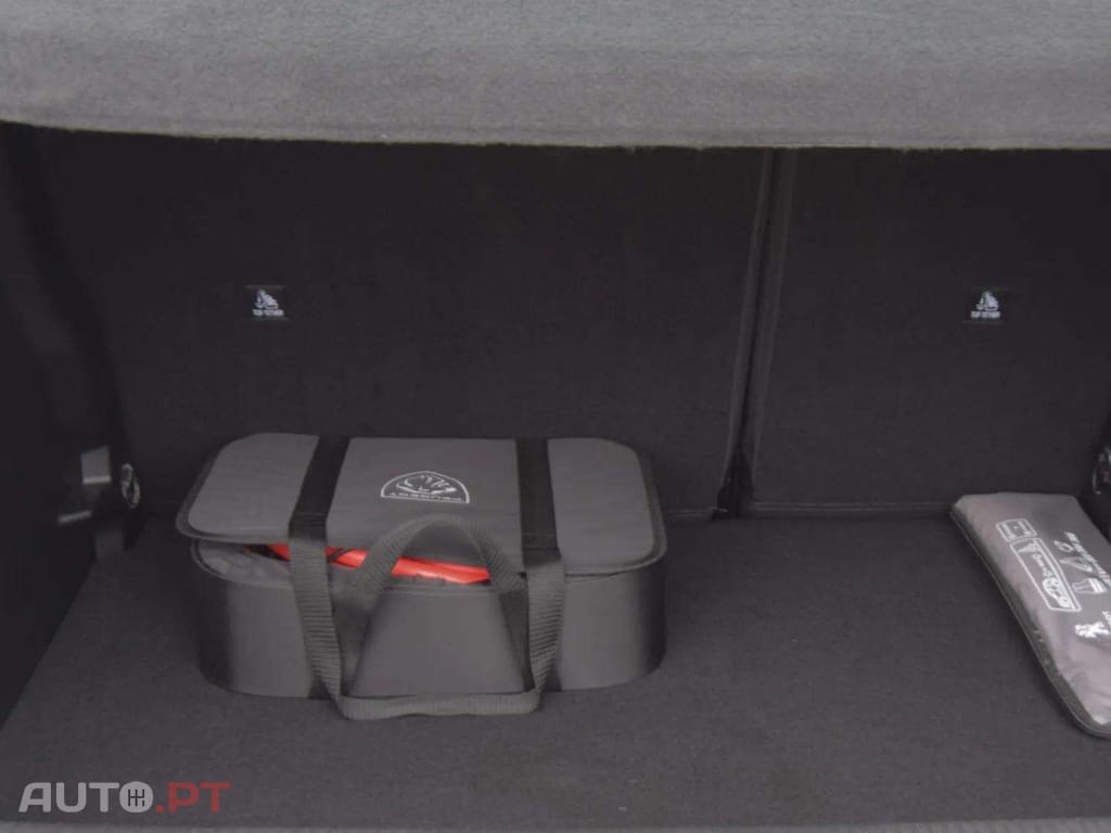 Peugeot E-2008 54 kWh Active EAT8