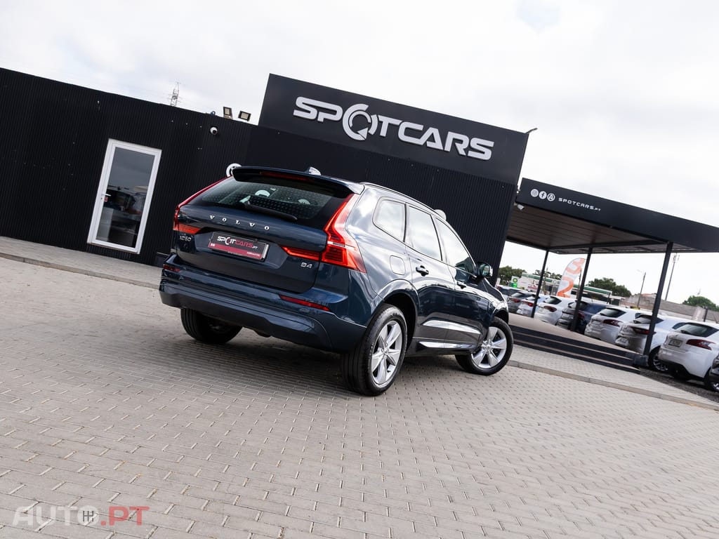 Volvo XC 60 2.0 B4 Momentum — fotografia 6