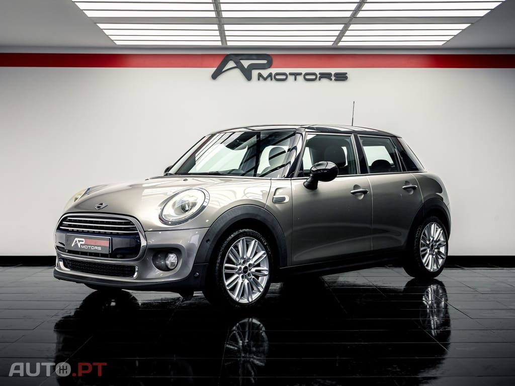 MINI Cooper Cooper D Auto