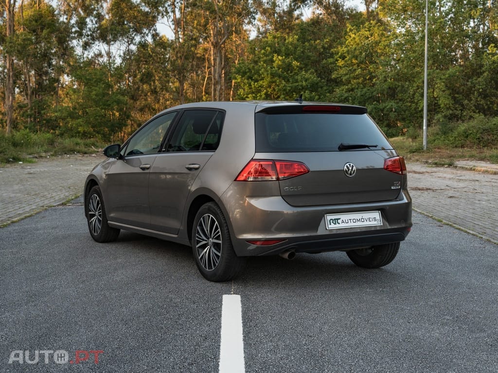 Volkswagen Golf 1.6 TDi BlueMotion Confortline