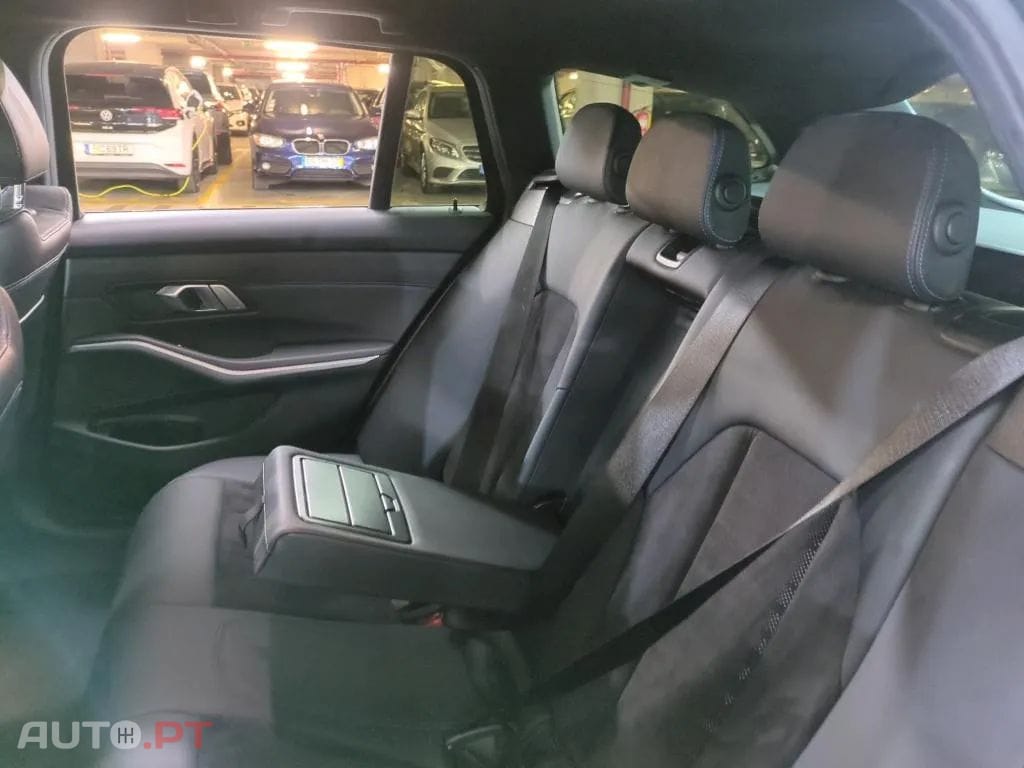 BMW 320 e Touring Pack Desportivo M Auto