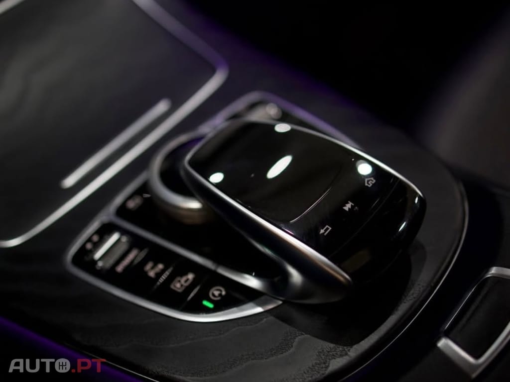 Mercedes-Benz E 220 AMG