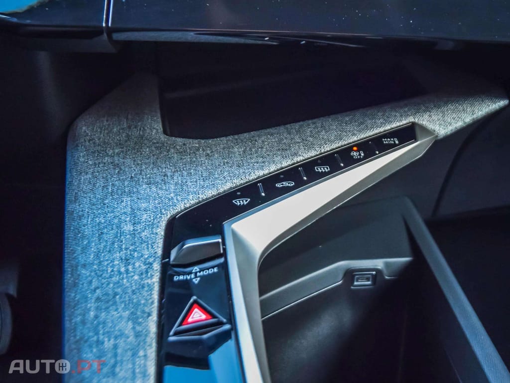 Peugeot 3008 1.2 Hybrid Allure e-DCS6