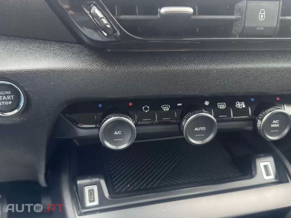 Citroën e-C4 50 kWh Plus — fotografia 17