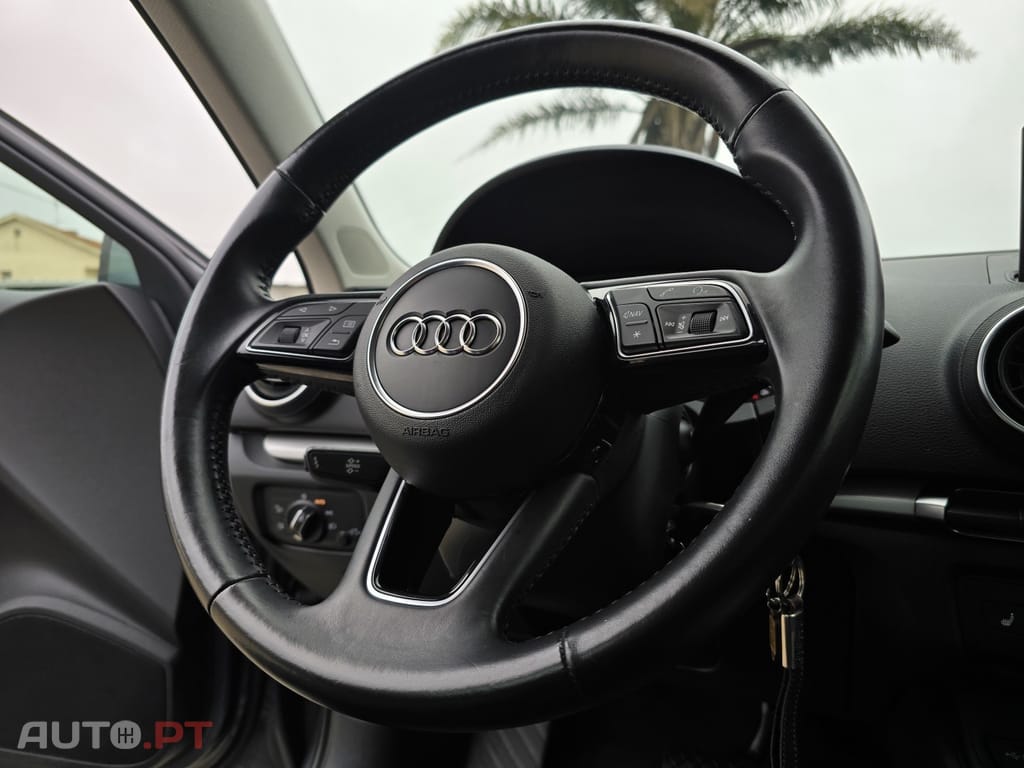 Audi A3 30 TFSI STRONIC