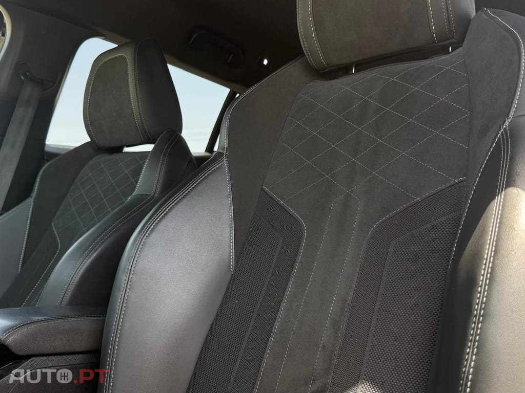 Peugeot 2008 1.2 PureTech GT EAT8
