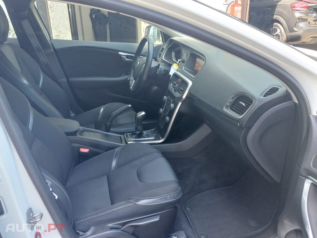 Volvo V40 2.0 D2 Summum