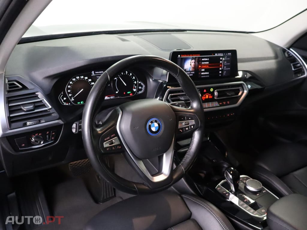 BMW X3 xDrive30e Auto — fotografia 6