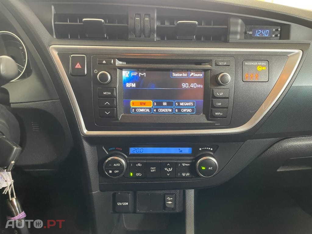 Toyota Auris 1.4 D-4D Exclusive+P.Sport
