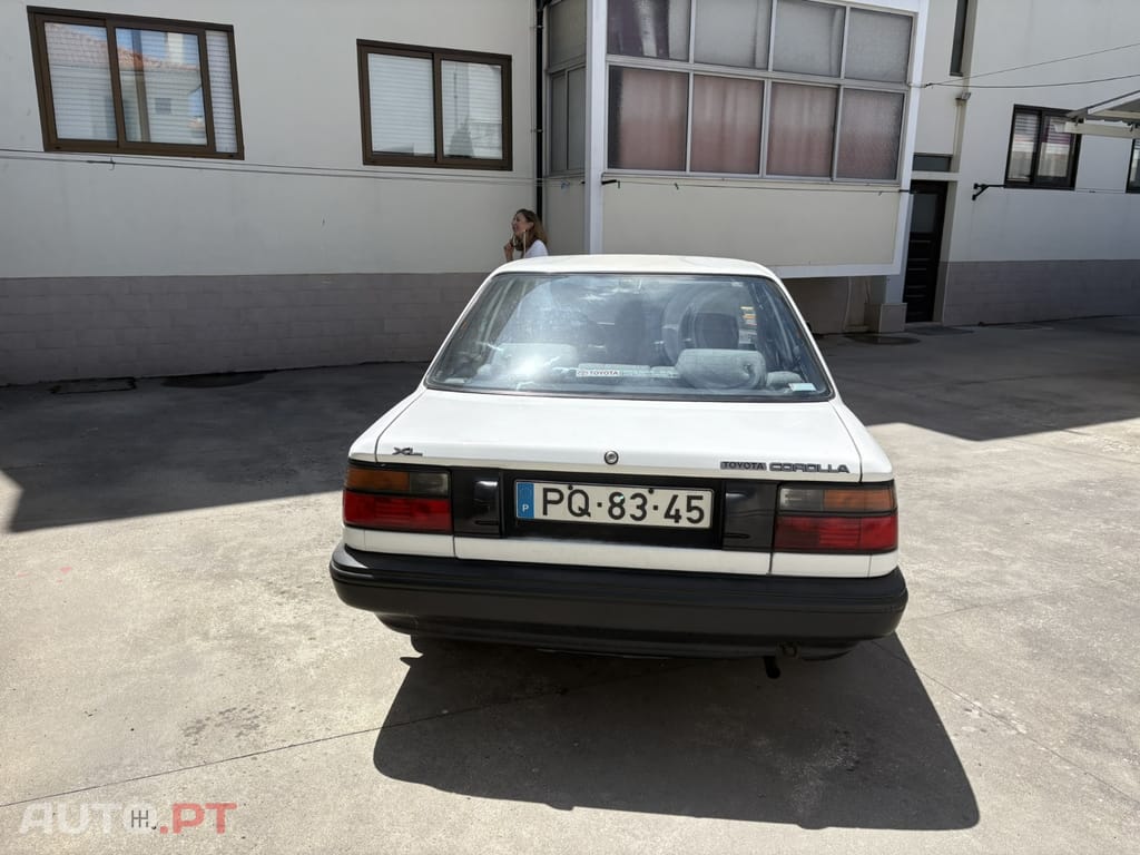 Toyota Corolla Sedan