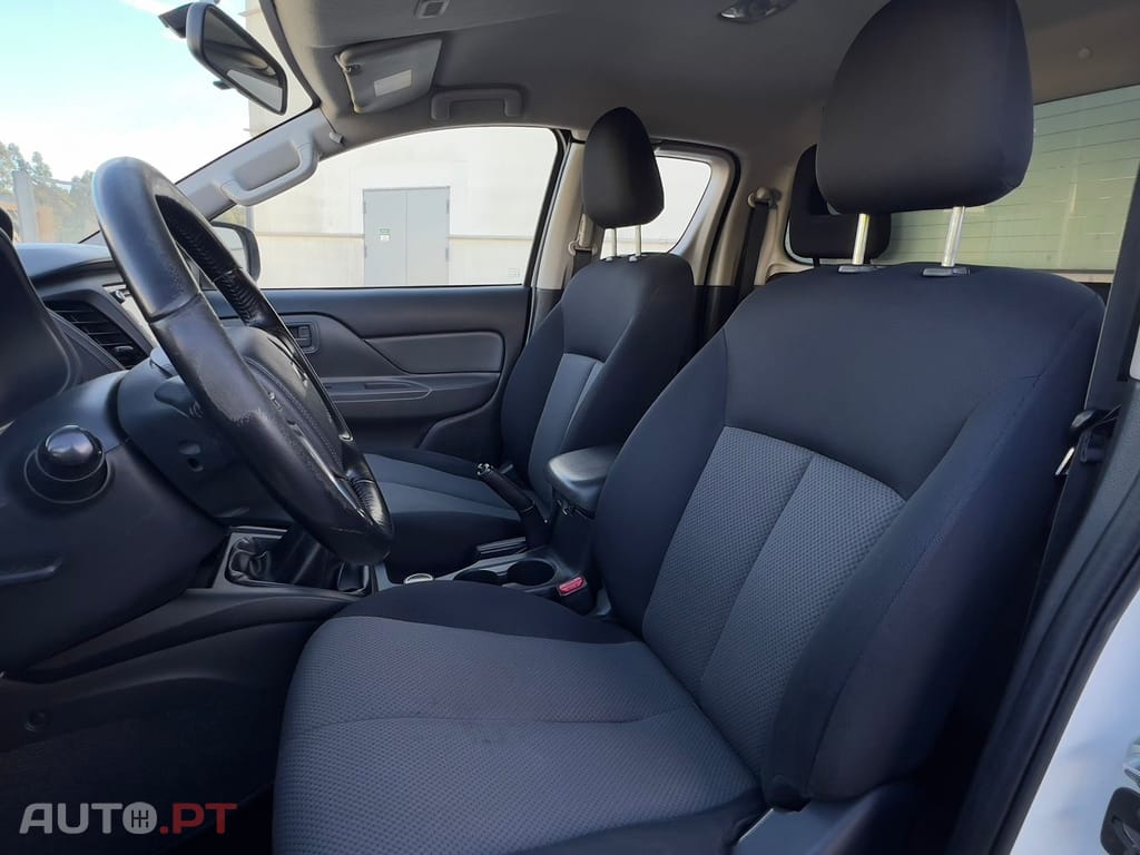 Mitsubishi L200 2.4 DI-D CD Invite Space Cab 3L 4WD