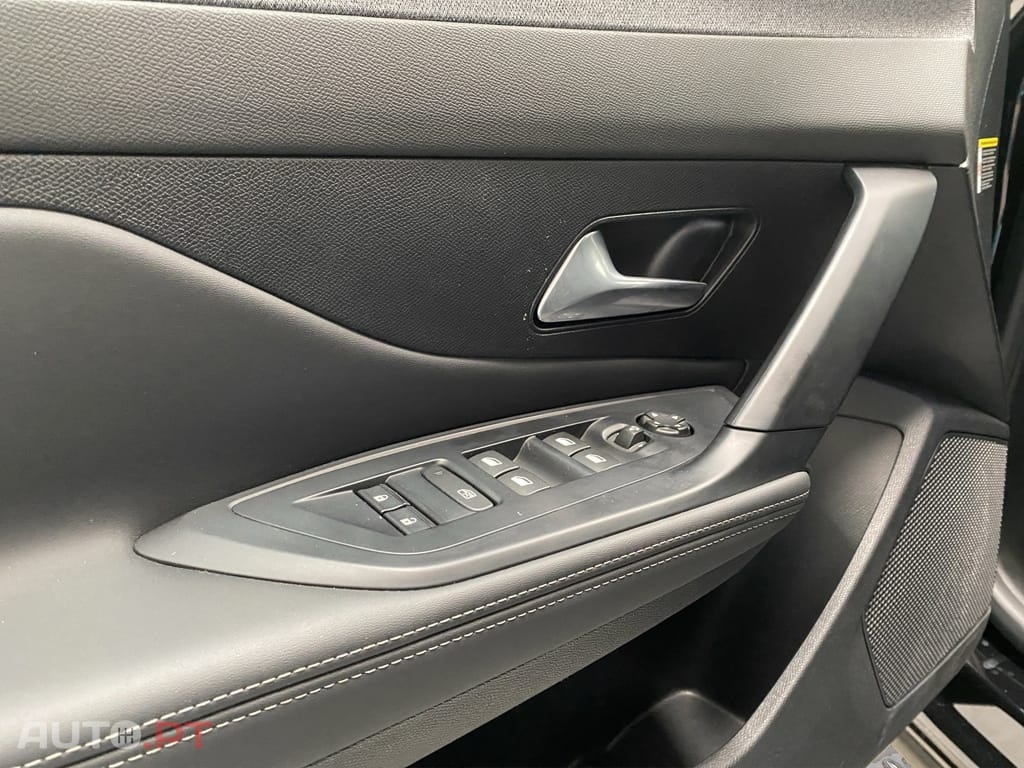 Peugeot 408 1.2 Hybrid Allure e-DCS6