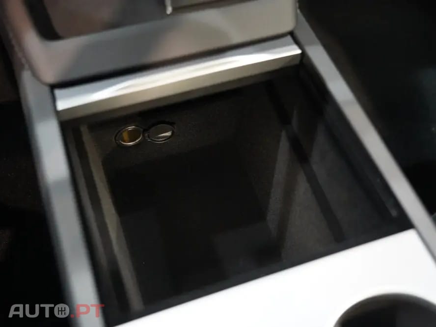 Tesla Model 3 Tração Traseira