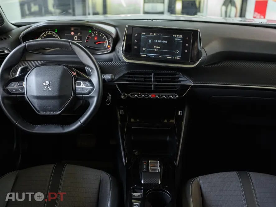 Peugeot 2008 1.2 PureTech Allure EAT8