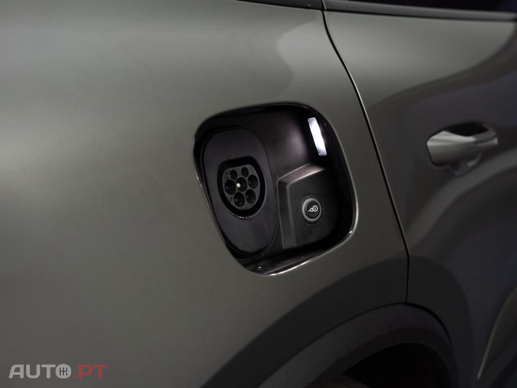 Porsche Macan Electric 4