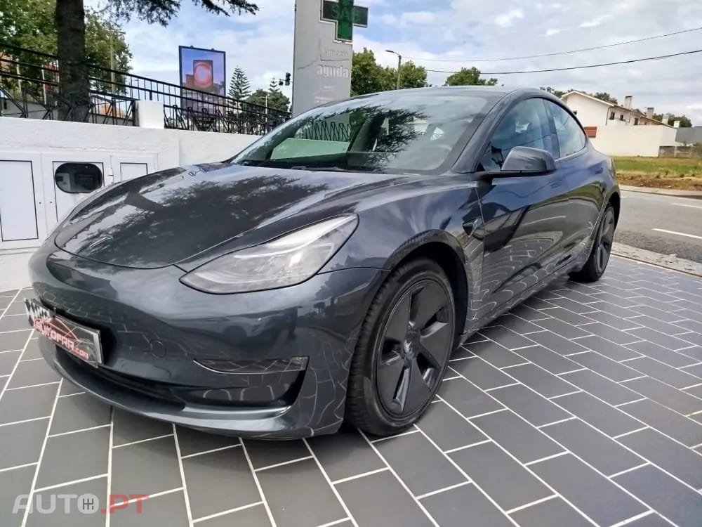 Tesla Model 3 Long-Range Dual Motor AWD