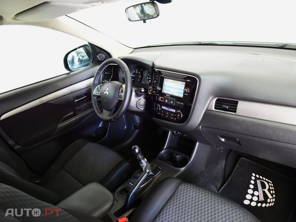 Mitsubishi Outlander 2.2 DI-D Instyle