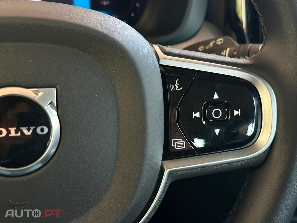 Volvo XC60 2.0 T6 PHEV Core AWD
