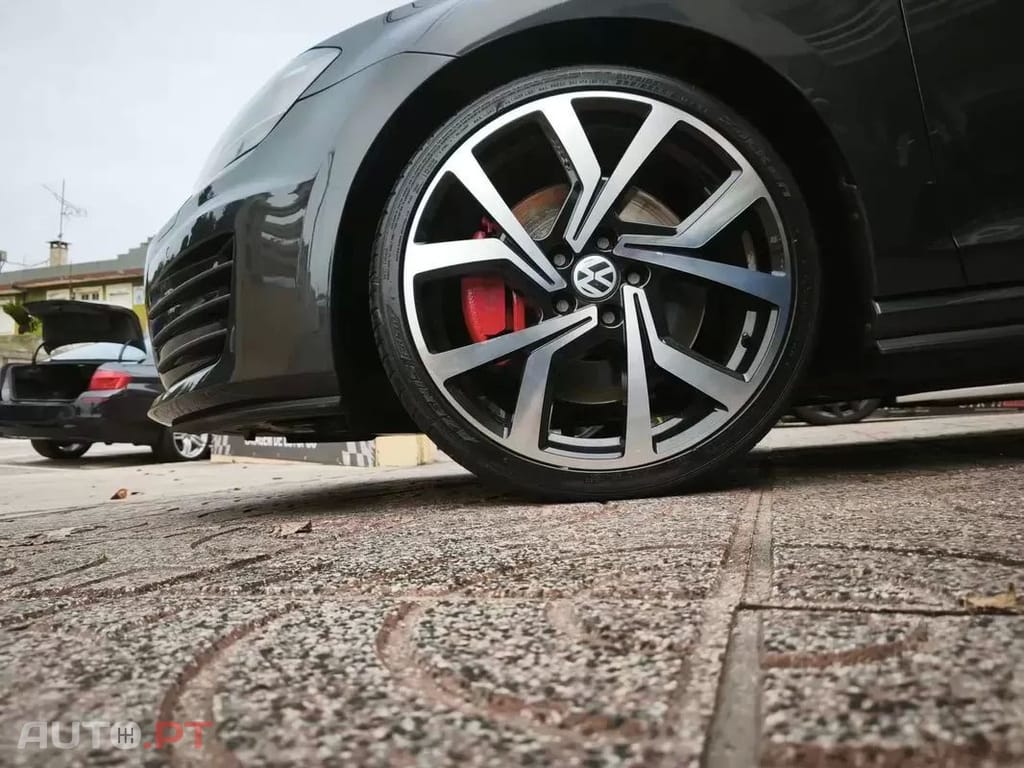 Volkswagen Golf  Gti Performance Bluemotion