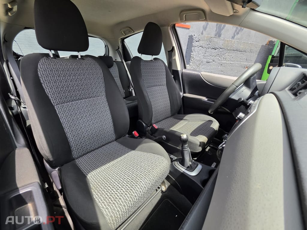 Toyota Yaris 1.0 VVT-i Comfort+Navi