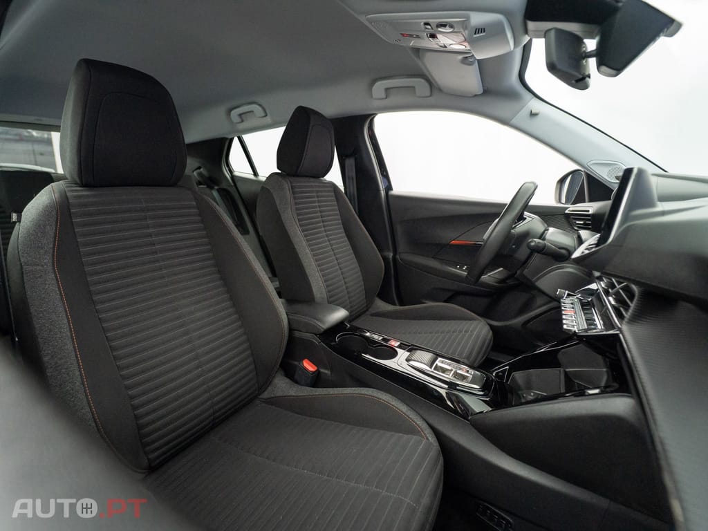 Peugeot E-2008 50 kWh Active Pack