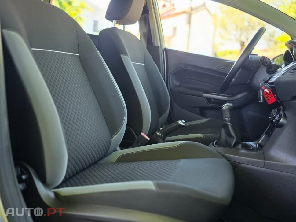 Ford Fiesta 1.0 EcoBoost S&S TITANIUM