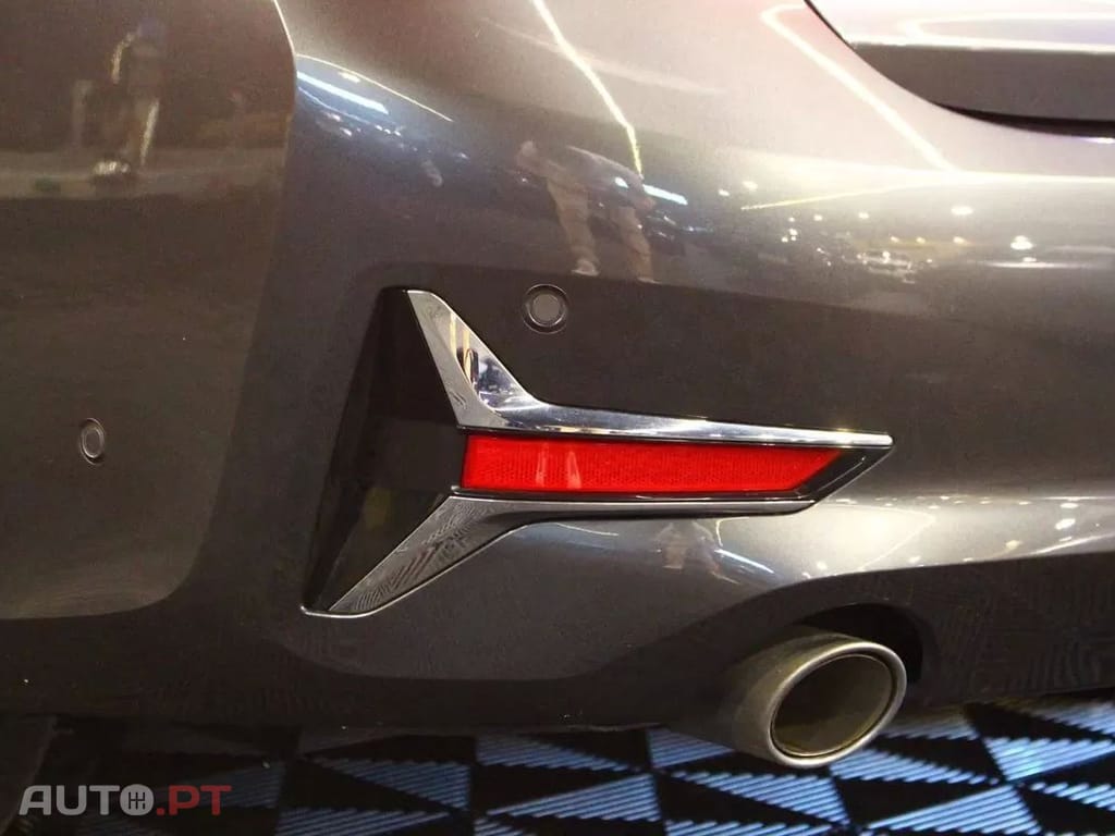 BMW 318 d Line Luxury Auto
