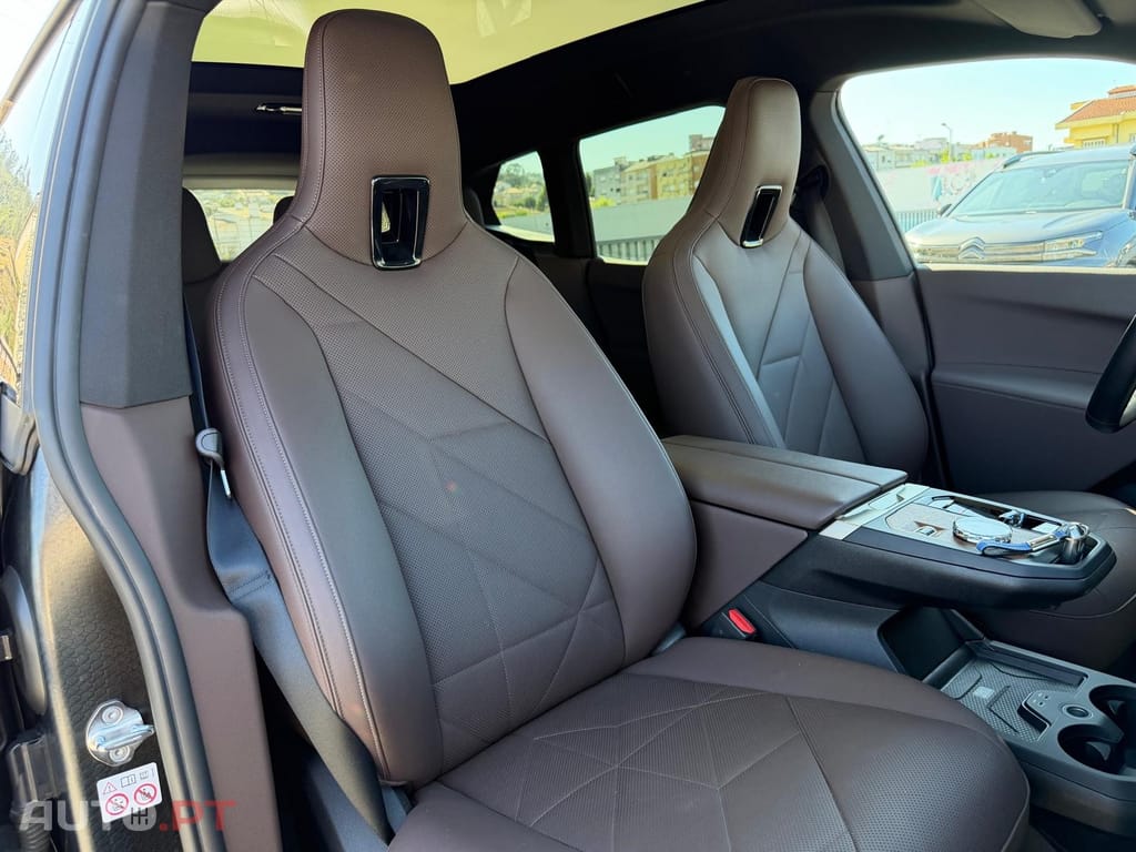 BMW iX xDrive 50 Pack Desportivo