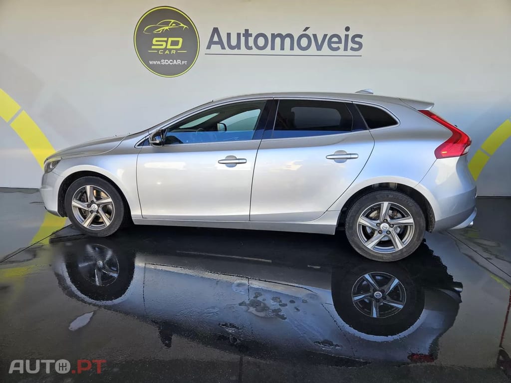 Volvo V40 2.0 D4 R-Design