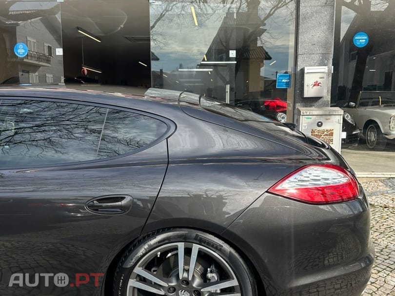 Porsche Panamera Platinum Edition