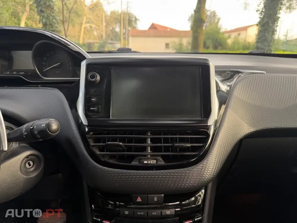 Peugeot 2008 1.2 PureTech Allure EAT6