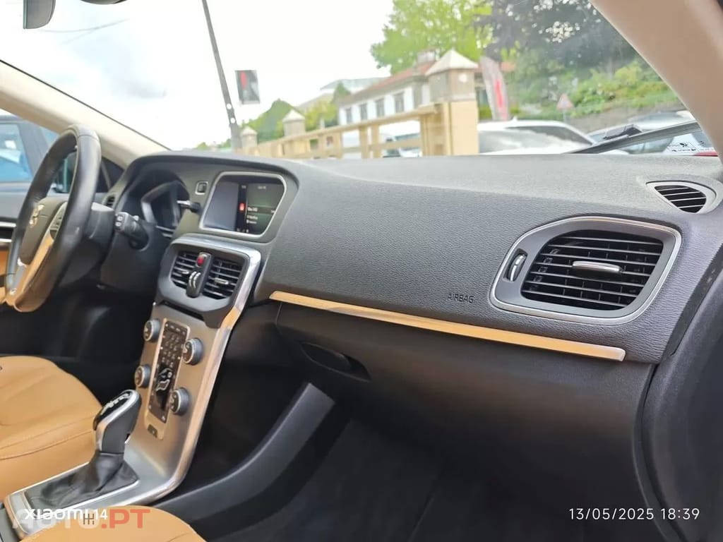 Volvo V40 Cross Country 1.5 T3 Summum Geartronic