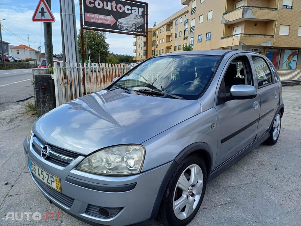 Opel Corsa 1.2 Twinport Essentia