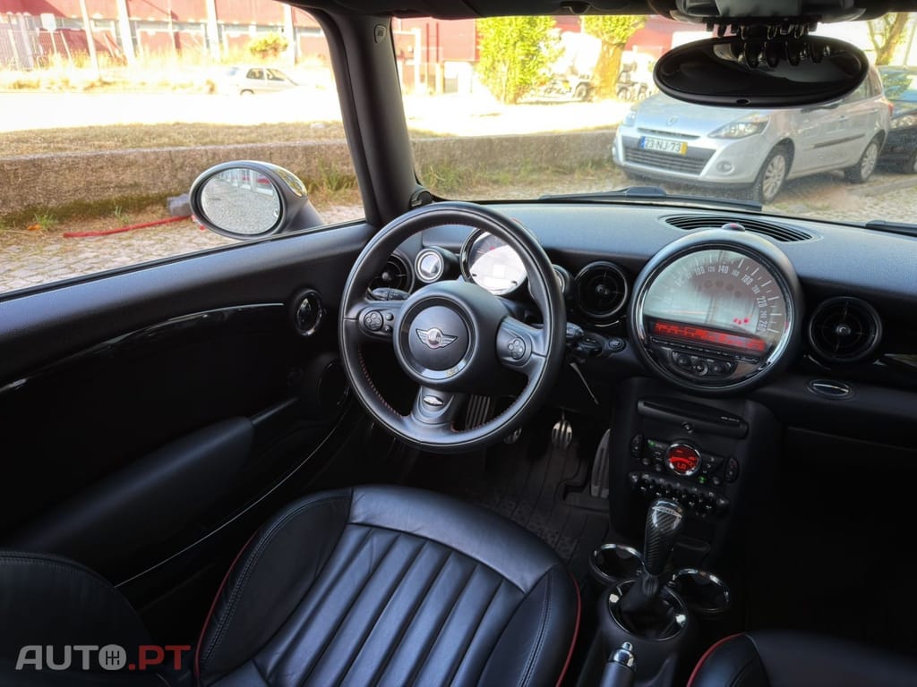 MINI Cooper John Cooper Works